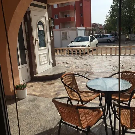 Gostinjska kuća Pansion Iko Pehar Bijakovici